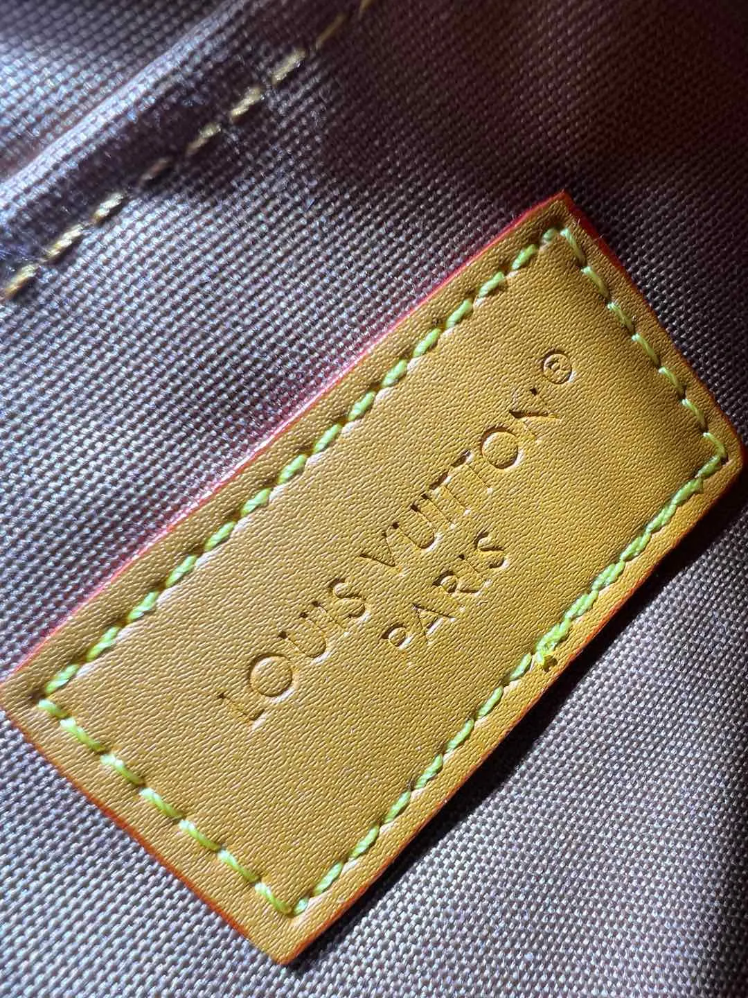 Batch 300💰 M14016 Second-hand series crossbody bag Louis retro crossbody bag, antique! A classic in Monogram canvas! Showing natural elegance. Carry it casually across the body for a more fashionable appeal. This exquisite presbyopic cross-body shoulder bag measures 22x16.5x8.