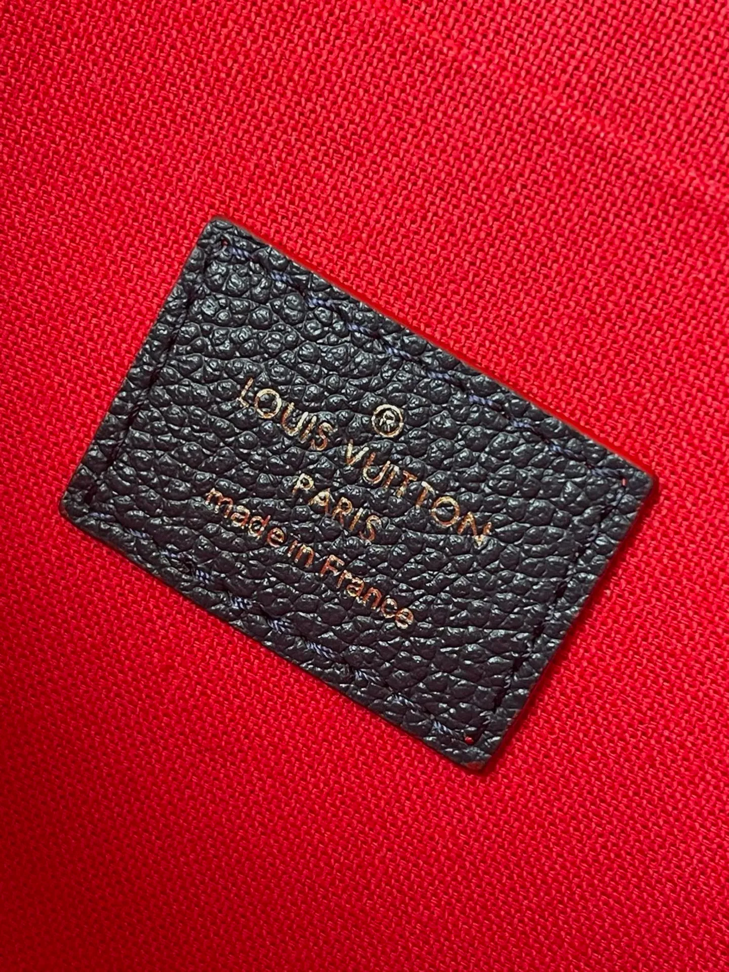 💰740 (top layer leather) top original order M64099 navy blue. Support counter inspection. Photos taken of duty-free goods are consistent with the product without unpacking. This product is an exclusive duty-free product in the market and is the highest-end product. Inspection is supported. This product has passed strict inspection and is flawless. Please wear gloves when touching the product. This product is not returnable or exchangeable. Please confirm the product first and then remove the label on the handle. This product is temporarily not open to the public, only regular customers, and is in short supply. Dimensions: 25 x 14.5 x 4.5 cm