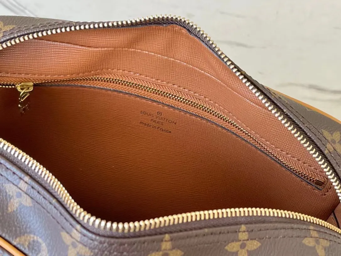 💰840 Top original order M51276 small vintage vintage camera bag, crossbody bag, unisex, classic Monogram canvas with yellow leather trim, calm and elegant, an outside open pocket, zipper side pockets inside, adjustable shoulder straps that can be switched freely at any time, sufficient capacity for daily use! Size 23.5*15.5*5.5cm
