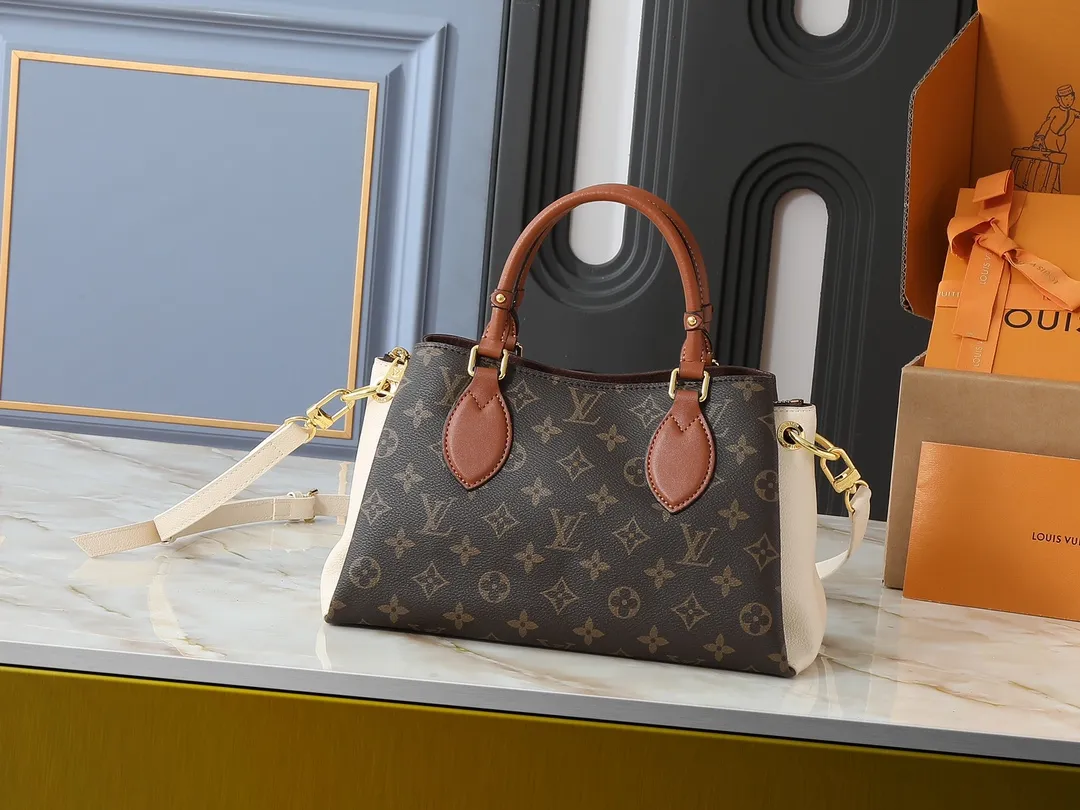 💰Large 150. Small 280💰Upgraded original M46508 M46507 black, off-white, latest model in 2025. This model is made of Monogram canvas with zipper design. The handbag is from the current season. It is made of cow leather to create a soft and ample storage space. It is equipped with leather handles, leather and detachable shoulder straps. It can be switched between handbag, elbow and crossbody. Length, height and width Large size: 36✘25✘15 Small size: 26✘20✘10