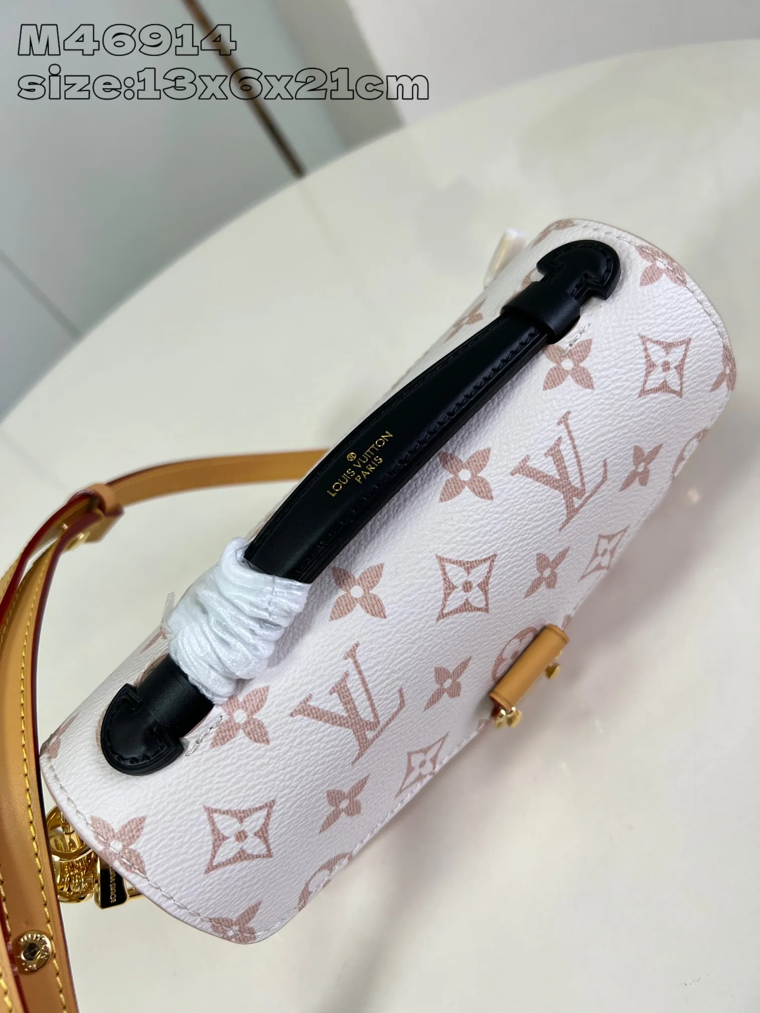 💰1000 top original order [Exclusive real shot M46914 white flower] This Pochette Métis East-West handbag is covered in Monogram Dune canvas and appears in the 2024 early spring show in soft dune colors. The delicate chain and leather shoulder strap are detachable, and the top leather handle enriches carrying options. 13.5 x 6 x 21.5 cm (height x width x length)