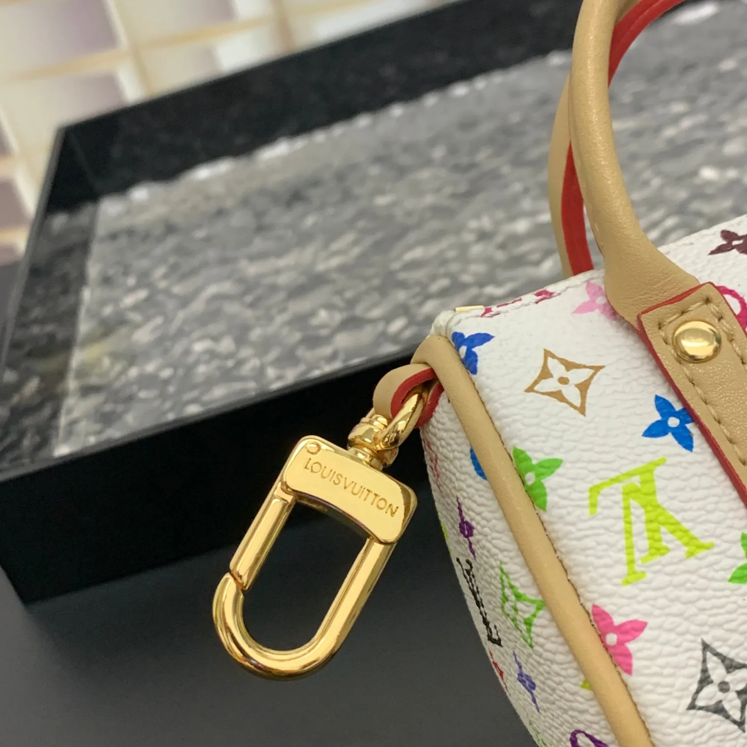 💰200 shipped😍 MINI KEEPALL bag charm and keychain ☀️Louis Vuitton Louis Vuitton lv mini pillow bag pendant ☀️This Mini Keepall bag charm and keychain condenses the classic handbag configuration, boldly showing the spirit of adventure. Monogram canvas with LV inscribed hook buckle, whether hung on a belt or handbag, its zipper closure and built-in keychain ensure secure storage