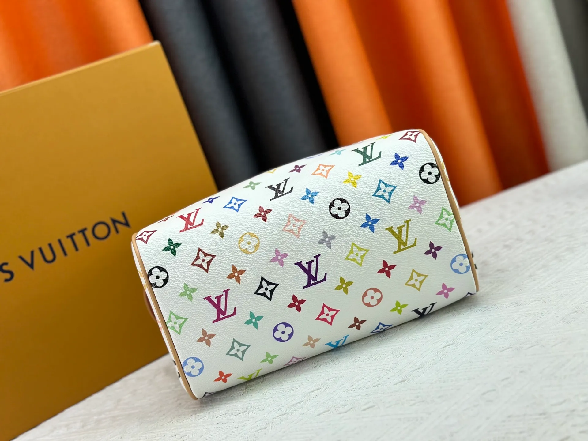 P240 Upgraded original 2-piece set Murakami Takahiro Tricolor M47528 M13669 This Dopp Kit toiletry bag is made of Monogram Eclipse canvas, bringing a restrained choice to Monogram lovers. Plenty of space to store travel essentials, double zippers for secure protection, and wide opening for easy access. 28.0 x 15.0 x 16.5 cm (length x height x width)