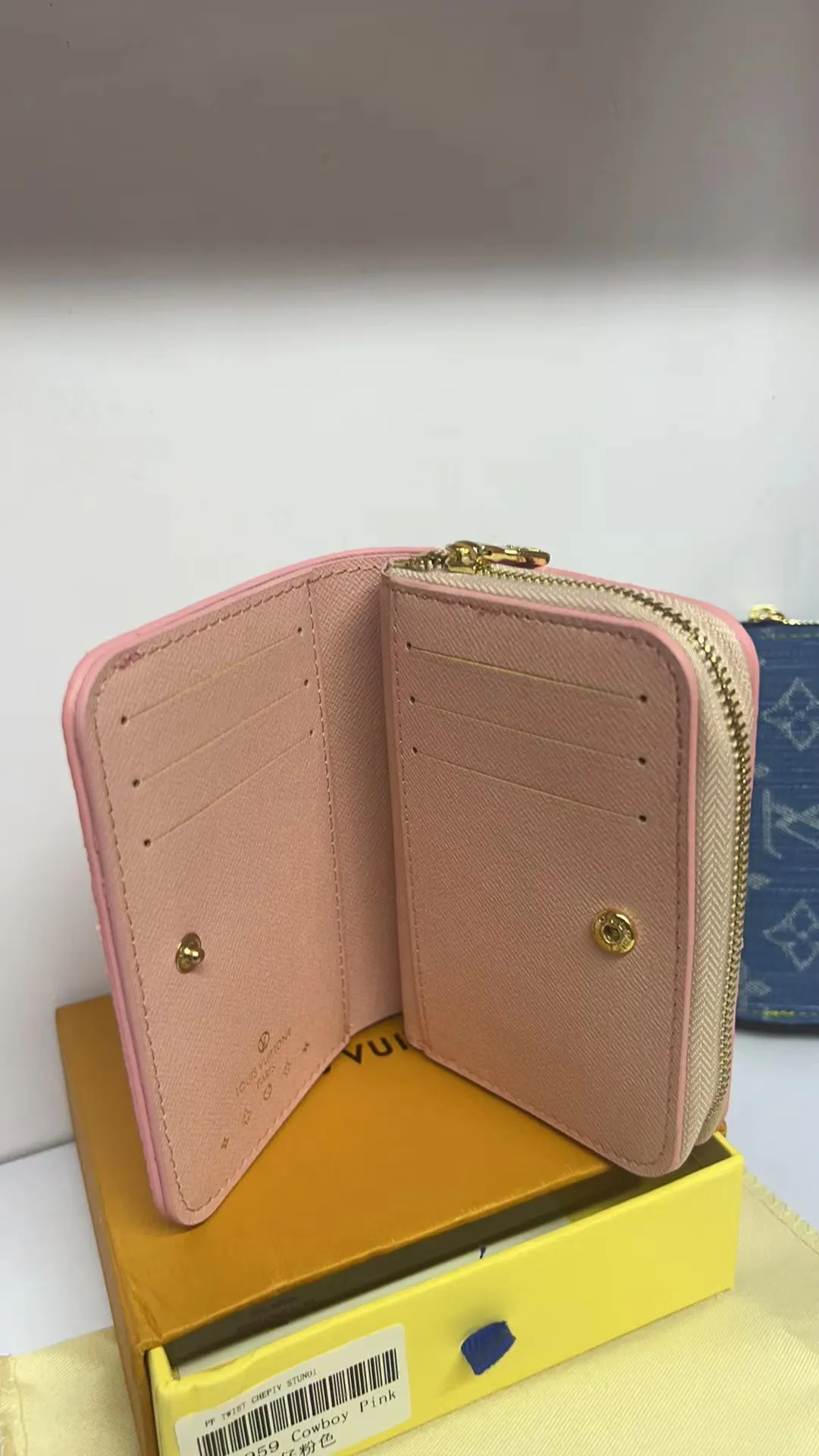 P150💰M83689 83160 This Cléa wallet is made of Monogram Empreinte soft grained cowhide, embellished with Louis Vuitton's iconic Monogram embossed pattern. It has a stylish design, is exquisite and compact but has a spacious capacity. It is equipped with an external patch pocket, zipper coin pocket, banknote compartment and six credit card slots.