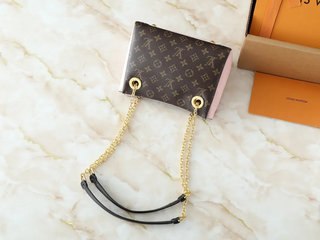 💰260💰Upgraded from the original M43775 M43776 M43777 M43750 This SURENE BB handbag Louis Vuitton's new Surene BB handbag is made of Monogram canvas and grained calfskin, and is equipped with a gold sliding bag chain. Gold metal trim and eye-catching leather trim make it more neat and fashionable. Lightweight, practical, comfortable to carry, easy to match, ideal for fashionable and casual looks. Dimensions: 24.0x 17.0x 11.0 cm