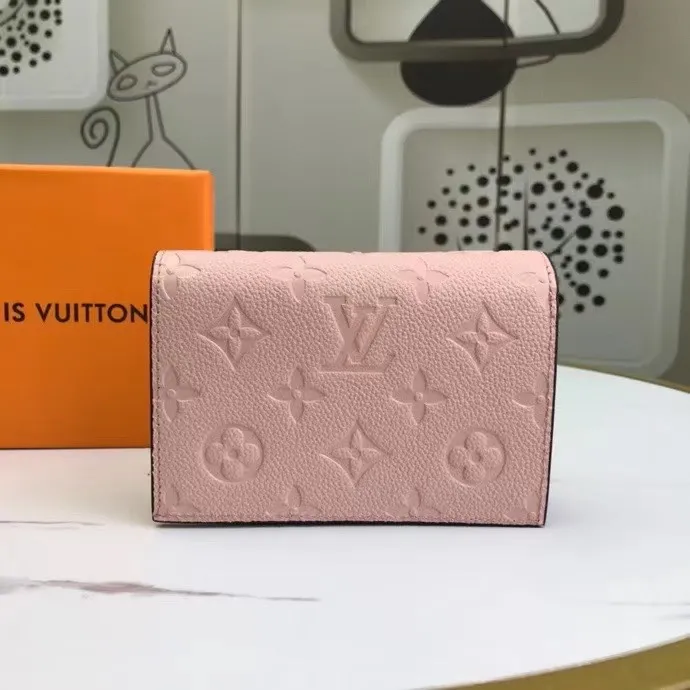 P150M80152 This Cléa wallet is made of Monogram Empreinte soft grained cowhide, embellished with Louis Vuitton's iconic Monogram embossed pattern. It has a stylish design, is exquisite and compact but has a spacious capacity. It is equipped with an external patch pocket, zipper coin pocket, banknote compartment and six credit card slots. Dimensions: 12 x 9 x 3.5 cm (length x height x width