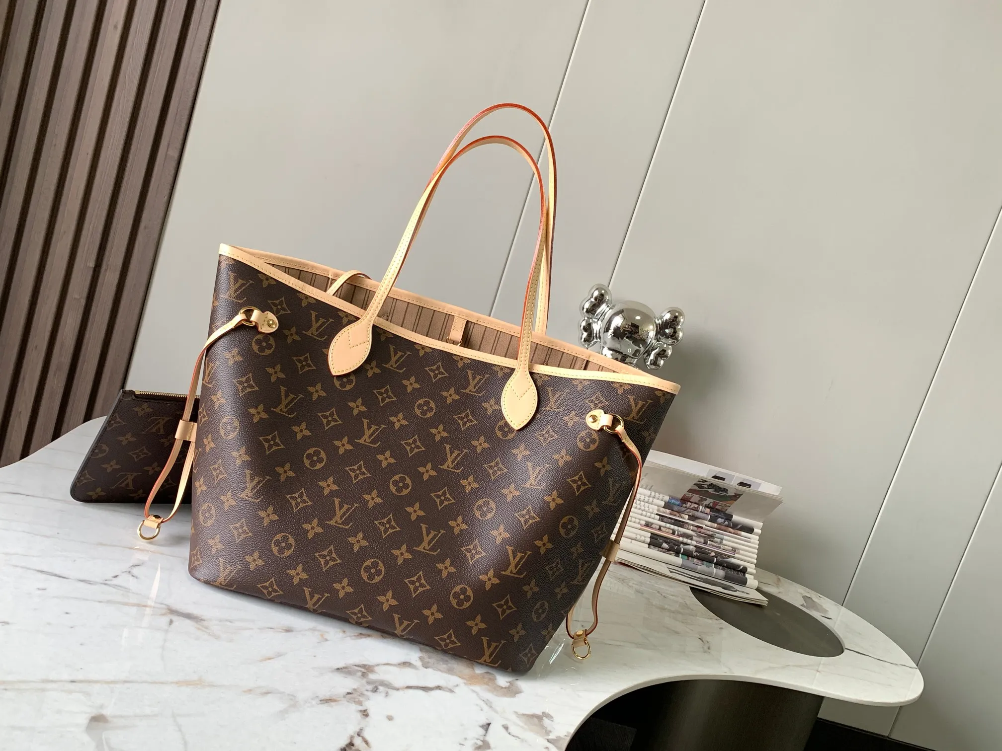 p1720 [Special grade MB original leather] NEVERFULL medium handbag Model: M40995 chip version Material: A-grade all-steel hardware, imported original fabric Packaging: Full set of original duty-free MB packaging Size: 31x28.5x17cm