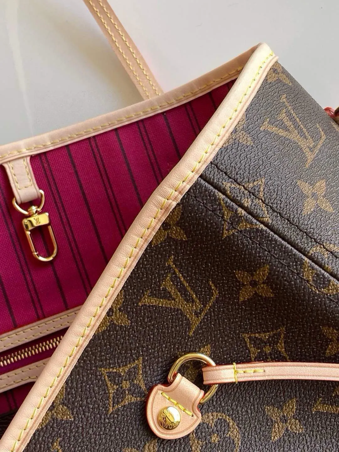💰760 (medium steel nails) top original order M41178 NEVERFULL medium handbag Neverfull classic handbag, explore the exquisite details inside the bag. The redesigned interior pockets feature a fresh fabric lining, especially the detachable zippered clutch, which can be used alone as a sophisticated clutch or as an additional pocket. Bright lining tones add a more lively feel to Monogram's classic canvas. Detailed features 31 x 28 x 14 cm (Length x Height x Width) Redesigned interior pocket with details inspired by the Louis Vuitton archives Pocket lined with linen fabric Removable zipped clutch with tonal interior pocket Natural cowhide leather trim Shiny gold-tone hardware Handles: Double handle
