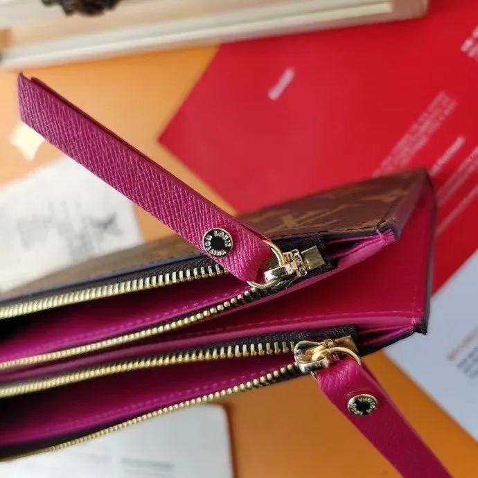 P130💰M61269 brown super practical model, still popular! Official website sync version! Combining Louis Vuitton's classic Monogram canvas material with a bright colored leather lining, the stylish Adele wallet features a modern thin design, two leather zippers and a magnetic clasp for easy opening. It also works as a clutch. 12 credit card slots, 2 zippered compartments for coins or a smartphone, 2 flat interior pockets, embossed cowhide leather lining, shiny gold-tone hardware. Size: 21.9.2