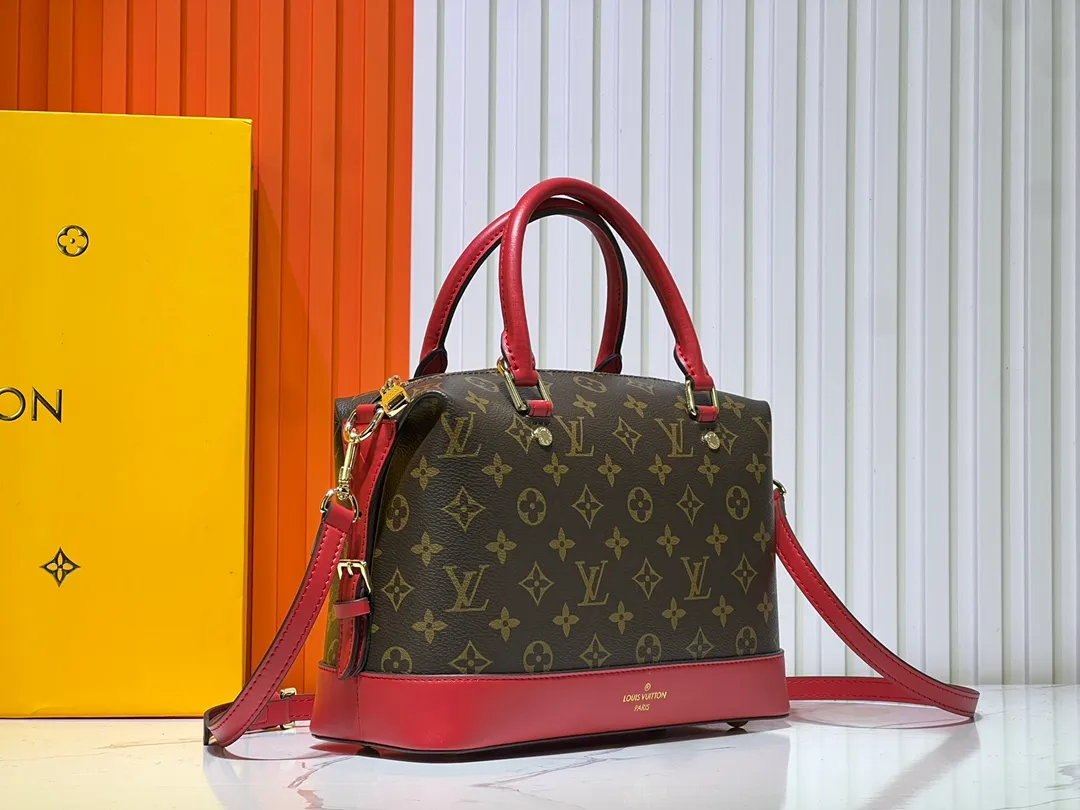 Batch 440💰Exclusive real shot-upgraded version ‼ ️LV presbyopic leather hand-held crossbody bag, model M68169, with long shoulder strap, 2025 new fashion women's bag shoulder bag presbyopic leather shoulder strap genuine leather handbag, large capacity [strong] size: 28x20x11.5