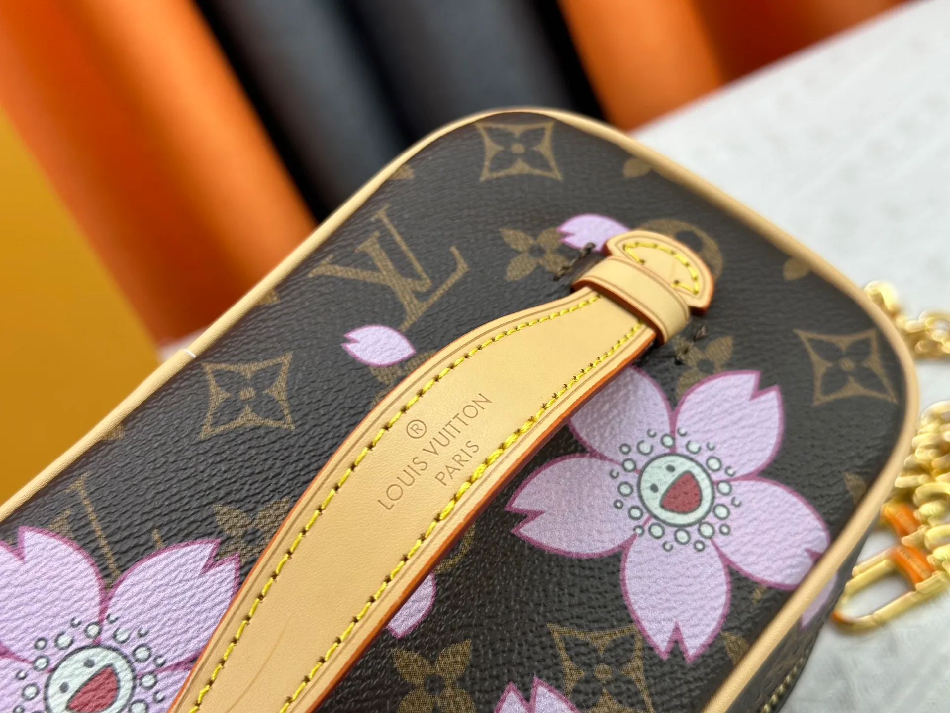 P280 Upgraded original version M13747 M44495 M42265 M44936 M42263 lv Murakami Nice mini Nano cosmetic bag with Monogram printing and 33 colorful colors. In 2025, Murakami and LV jointly launched the white tricolor and black tricolor twelve pieces, which are very popular around the world and are loved by celebrities and celebrities. Dimensions: 20x13.5x12.0 (length x height x width)