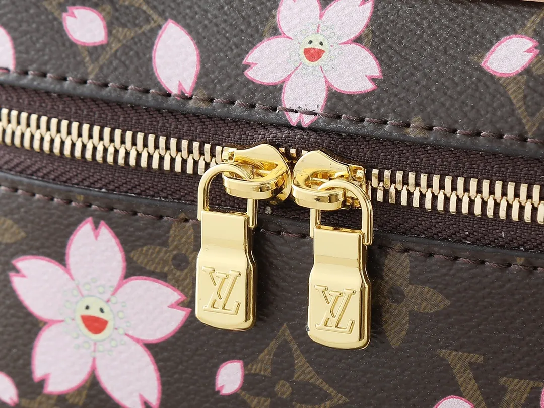 💰240💰Upgraded from the original M14181 M44495 M42265 M44936 M42263 This Nice mini cosmetic bag is made of Monogram coated canvas. The box-shaped outline is condensed with rounded strokes. The Cherry Blossom pattern releases the joyful atmosphere of the Louis Vuitton size：20x13.5x12cm
