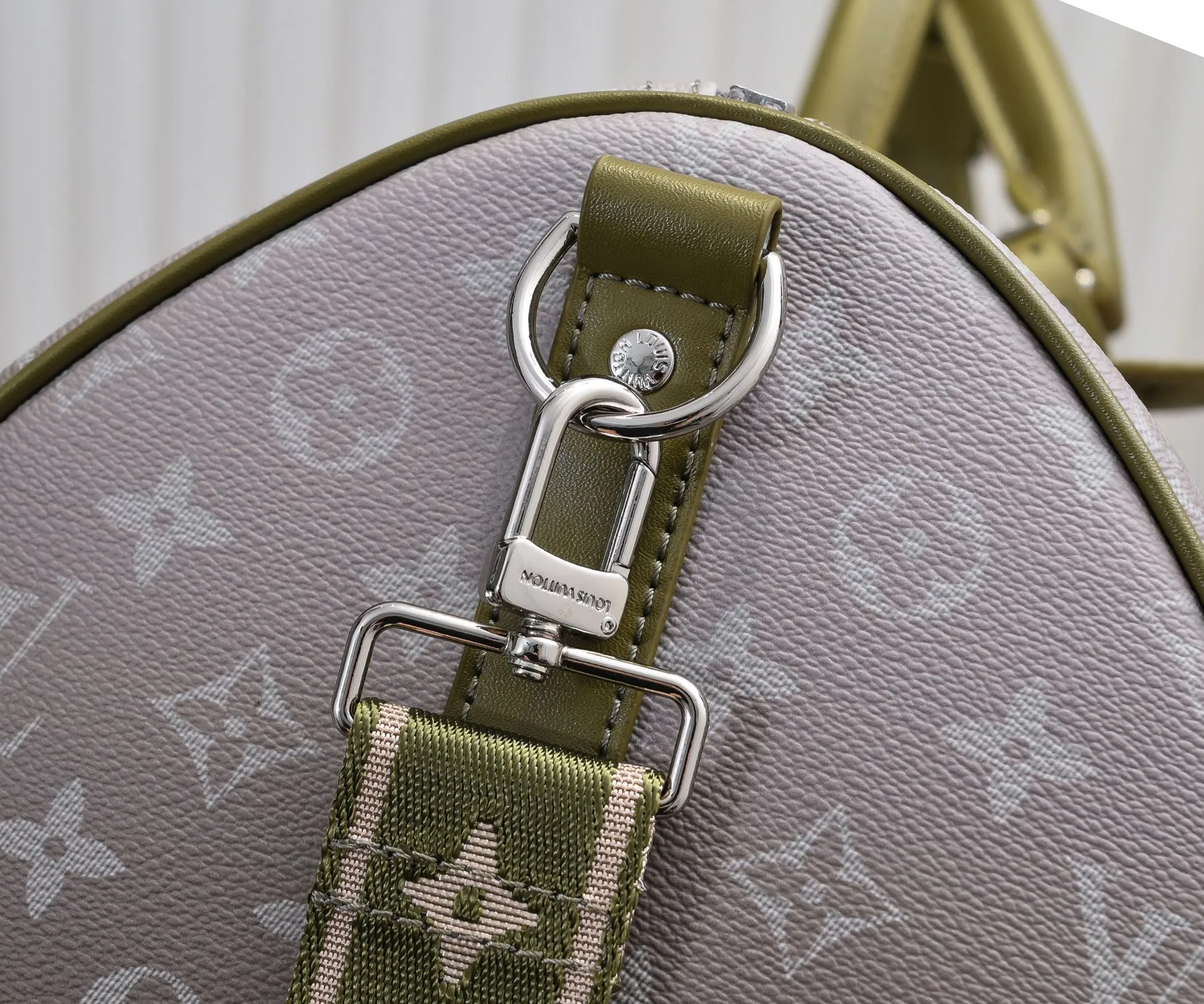 Batch 460M11558 41416 41414 Black Gradient Blue Green Louis Vuitton LV 24FW Monogram New Presbyopic Bag Louis Vuitton LV 24FW New Monogram Black Presbyopic Gradient Blue Presbyopic Series Messenger Messenger Bag Montsouris Satchel Keepall 55 Travel Bag Multiple Classic Styles Size: 55X27X20CM