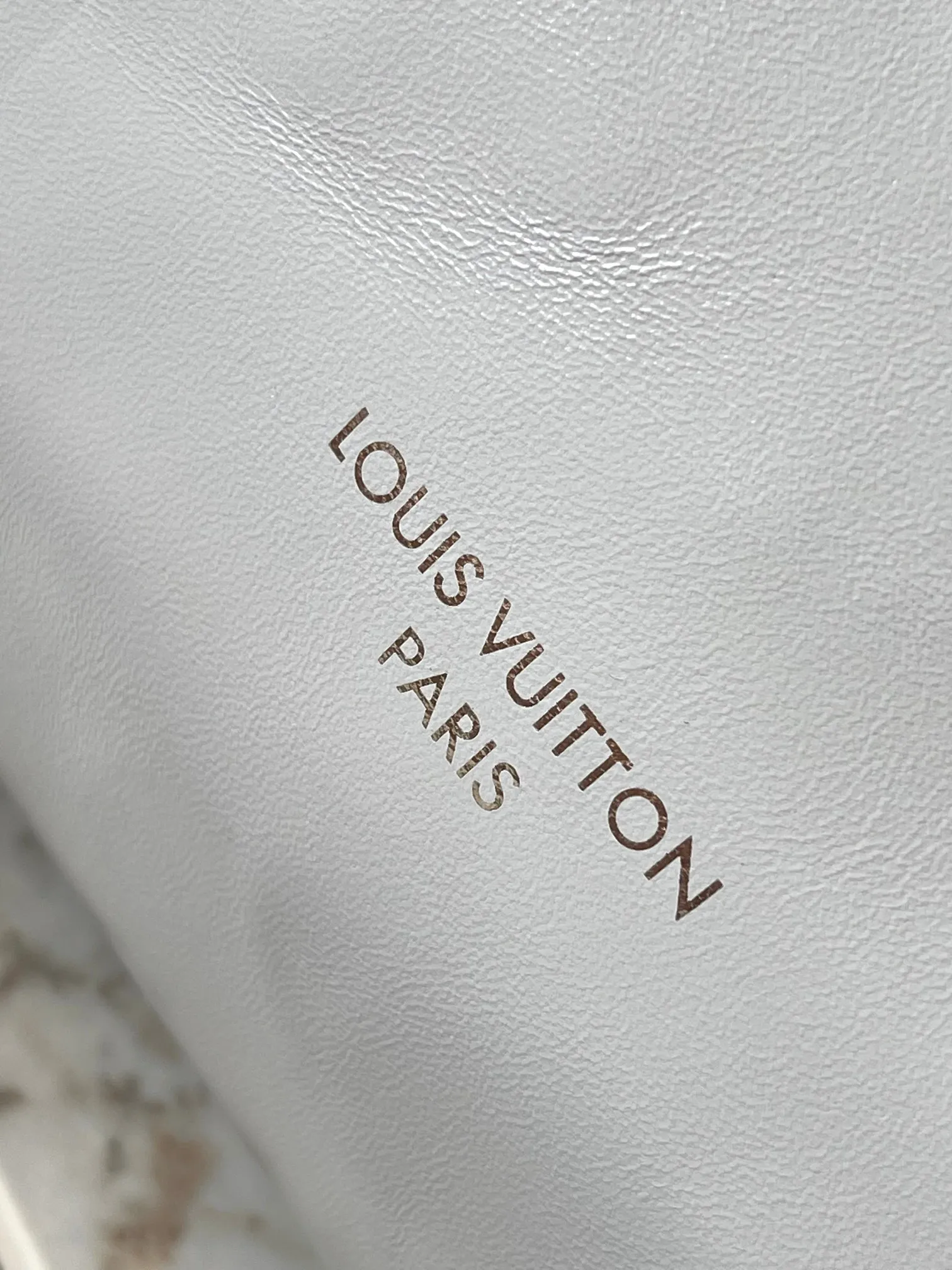 p2400 [Special grade transcoding chip MB original leather] CARRYALL DARK medium handbag Model: M12583 gray dynamic chip Material: A+ grade all-steel hardware, imported original sheepskin Packing: full set of special duty-free MB packaging Size: 39x30x15cm