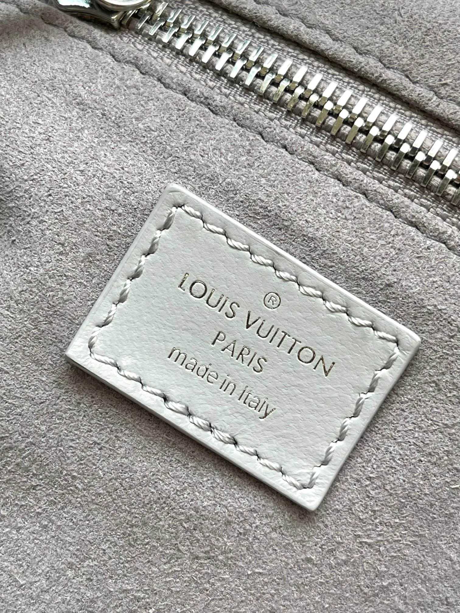 p2400 [Special grade transcoding chip MB original leather] CARRYALL DARK medium handbag Model: M12583 gray dynamic chip Material: A+ grade all-steel hardware, imported original sheepskin Packing: full set of special duty-free MB packaging Size: 39x30x15cm