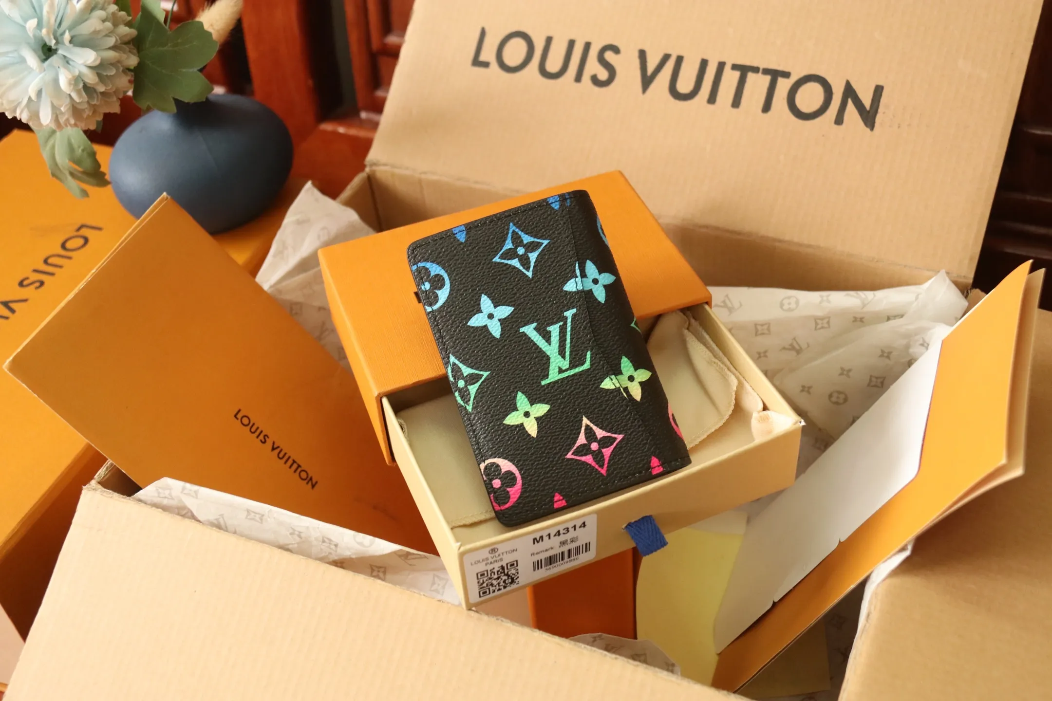 Top original single pocket wallet M14314 card holder 🌟P260 Classic Louis Vuit design creates mainstream men's products - new products made of durable material Damier Graphite are now available. It’s the ultimate masculine statement for men. Dimensions 7.5 x 11.0