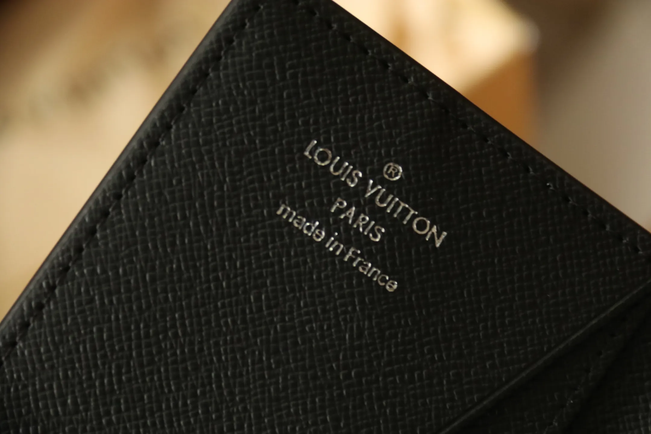 Top original single pocket wallet M14314 card holder 🌟P260 Classic Louis Vuit design creates mainstream men's products - new products made of durable material Damier Graphite are now available. It’s the ultimate masculine statement for men. Dimensions 7.5 x 11.0