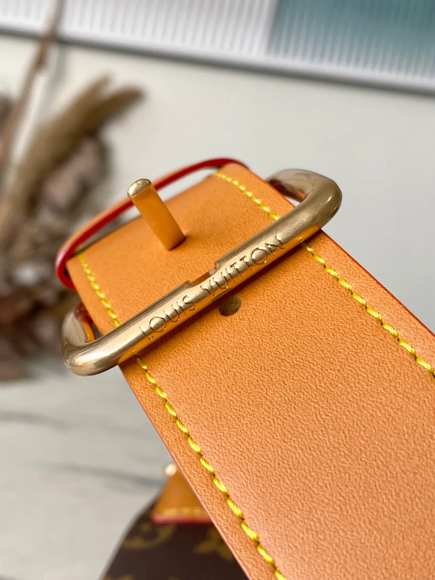 💰1000 Top Original Order M14019 This Rush waist bag is made of soft Monogram canvas, combining functional considerations with trendy style. A beaded zipper pull opens the zippered front pocket to securely store your phone, keys and cards. A zippered main compartment provides shelter for daily essentials, while an adjustable strap and top leather handle add carrying options. Dimensions: 30 × 15 × 8 cm