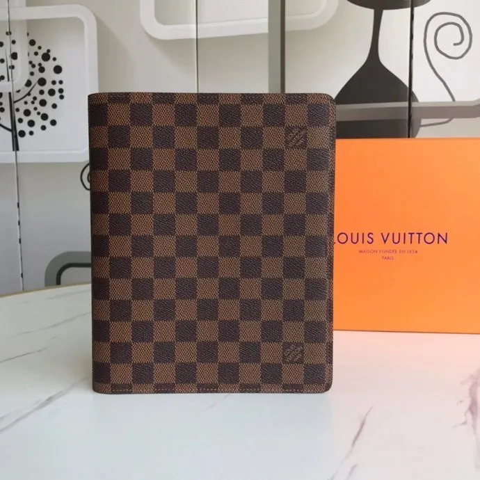 P140💰 4070🔥Hot model Extra large check holder Notebook cover 6 card slots Cowhide ➕ Lv special fabric, with box Size about 18cm Number: 20100/21065