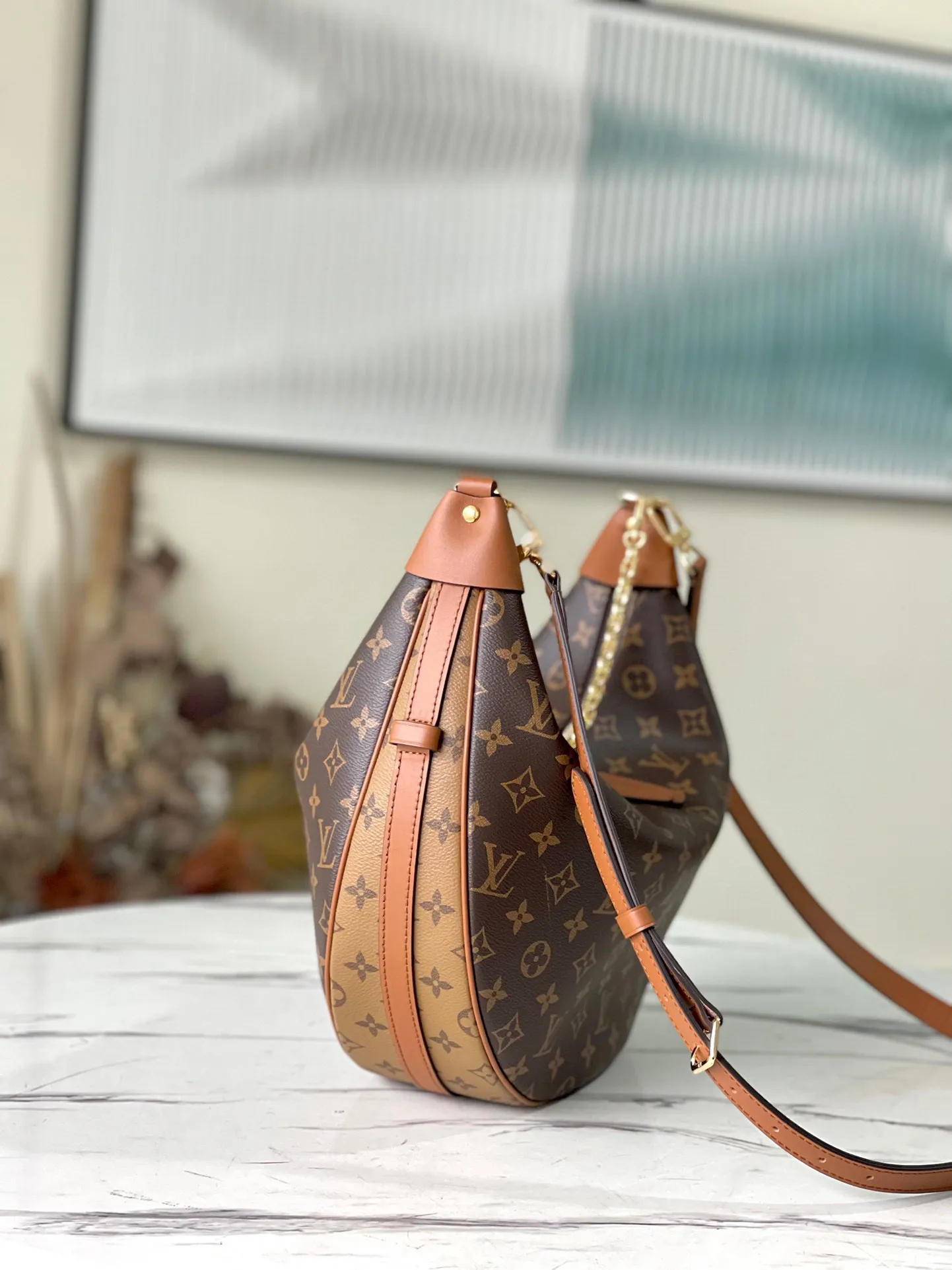 💰860 Top original order M46311 2022 catwalk model Big Moon bag Classic presbyopia with yellow flower Marel second-hand bag The recent second-hand bag style can not be said to be any more🔥, the size is very suitable! The shape is also very special. The shoulder straps are very comfortable and will not strangle the shoulders. It is both beautiful and practical. Dimensions: 38.30.10 cm