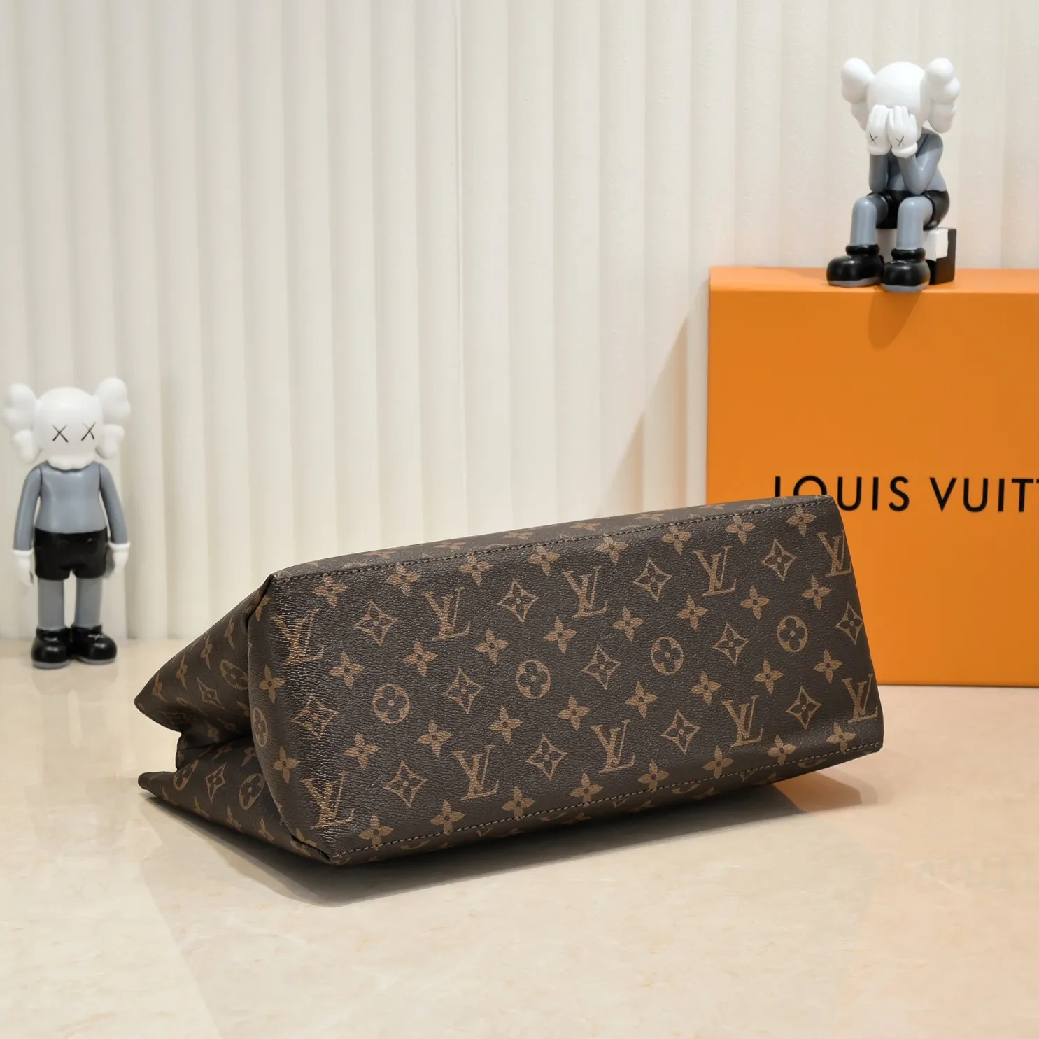 Batch 380💰Large size 2021 new LV New Grand palais mm🎉🎉🎉LV Louis Vuitton double-sided yellow leather presbyopia trendy fashion shoulder bag, N45811. Size: 34-15-24cm