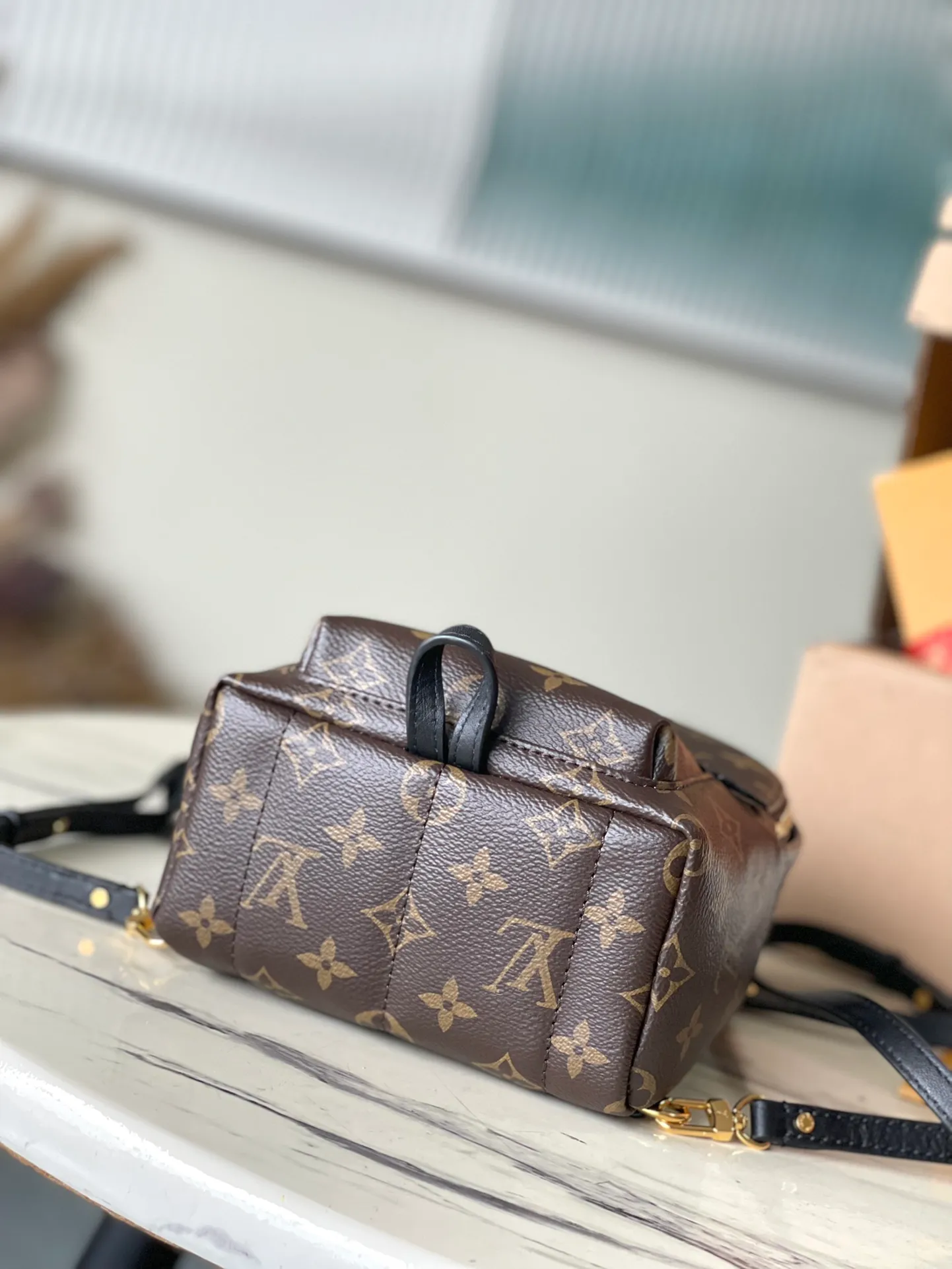 💰720 Top original order M44873 supports counter inspection. The photo taken of duty-free goods is consistent with the product and has not been unpacked. This product is an exclusive duty-free product in the market and is the highest-end product. Inspection is supported. This product has passed strict inspection and is flawless. Please wear gloves when touching the product. This product is not returnable or exchangeable. Please confirm the product first and then remove the label on the handle. This product is temporarily not open to the public, only regular customers, and is in short supply. Dimensions: 17 x 22 x 10 cm