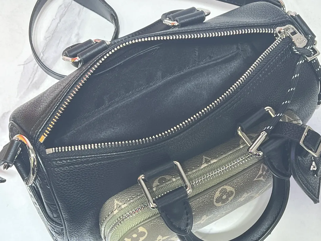 Batch 280💰Upgraded original M12627 khaki presbyopia, black grass green 46271 black flower This Keepall Bandoulière 25 handbag is made of grain leather with suede details and distressed metal parts. The Monogram canvas outer bag is opened with a cord zipper puller, making it easy to access and place your belongings. Removable and adjustable leather shoulder strap provides comfortable shoulder carrying experience. Length, height and width: 25x15x11cm