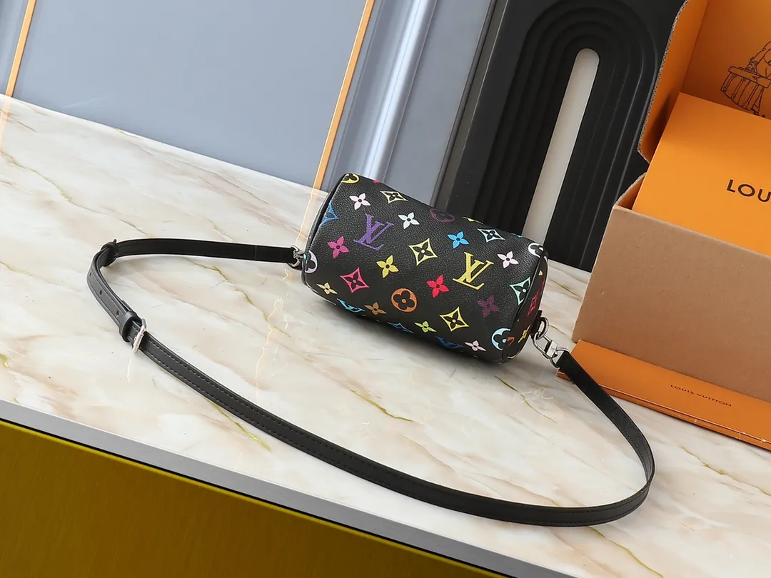 💰200💰Upgraded original version M13391 M13406 M81085 lv Murakami Takashi co-branded NANOSPEEDY handbag This Nano Speedy handbag combines Monogram canvas and cow leather trim printing, with 33 colorful colors to interpret white tricolor and black tricolor. It has been launched in twelve sections and is very popular around the world and is loved by celebrities and celebrities. 16x10x7.5cm