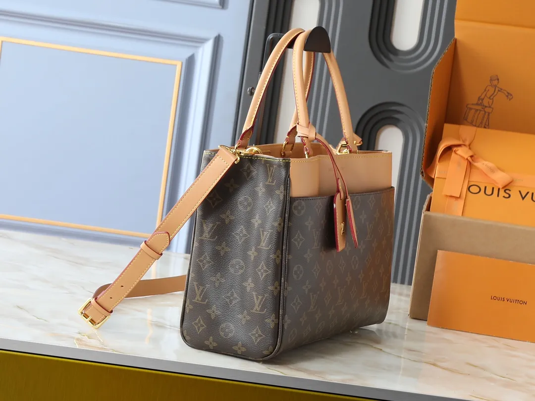 💰280💰Upgraded original M25575 M25577 M15231 Avenue MM (Avenue MM) is a modern alternative to the Grand Palais handbag. Suitable for busy city life, a design that transcends its time. Made of signature single-check leather. Naming choices and base fabric details highlight House’s outstanding craftsmanship. A spacious and practical piece that can accommodate A4-sized documents, a laptop, and various daily necessities. Dimensions: 38.5 x 24 x 15 cm (length x height x width)