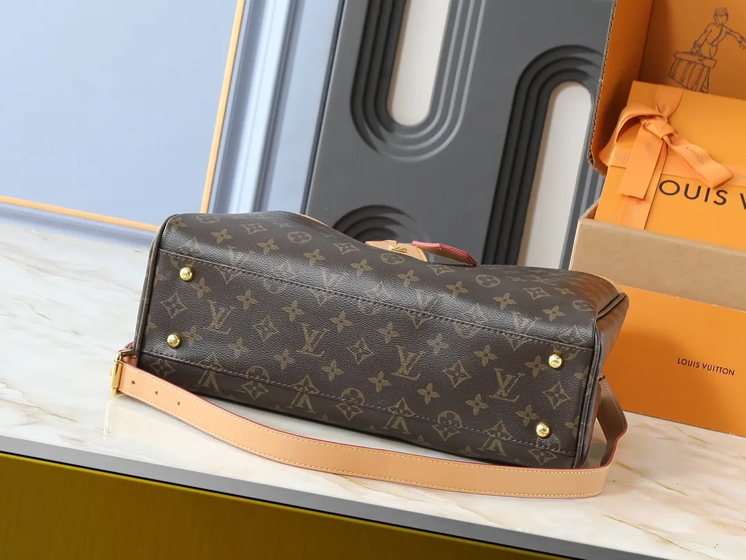 💰280💰Upgraded original M25575 M25577 M15231 Avenue MM (Avenue MM) is a modern alternative to the Grand Palais handbag. Suitable for busy city life, a design that transcends its time. Made of signature single-check leather. Naming choices and base fabric details highlight House’s outstanding craftsmanship. A spacious and practical piece that can accommodate A4-sized documents, a laptop, and various daily necessities. Dimensions: 38.5 x 24 x 15 cm (length x height x width)