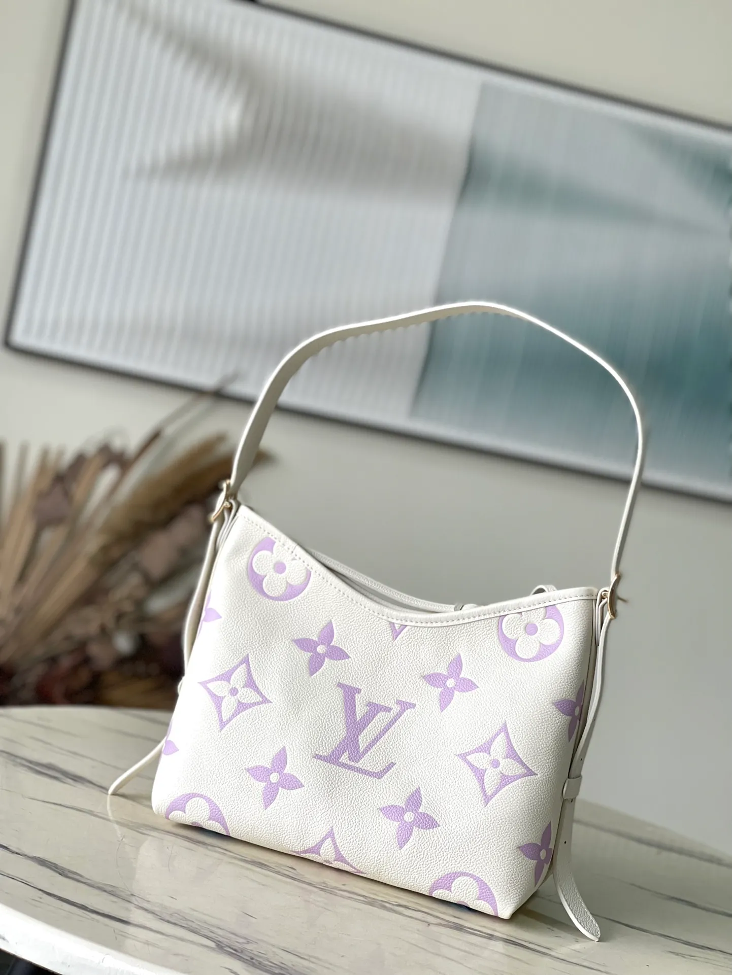 💰1300 (top-grain leather) top-quality original order M46288 purple silk screen printing details CarryAll small handbag is made of Monogram Empreinte embossed leather, with a generous configuration and a neat inner layer, and a large inner bag adds functional elements. Comes with a Monogram embossed zipper clutch secured by a leather strap. A personal companion for urban life. Dimensions 29 x 24 x 12 cm (length x height x width)