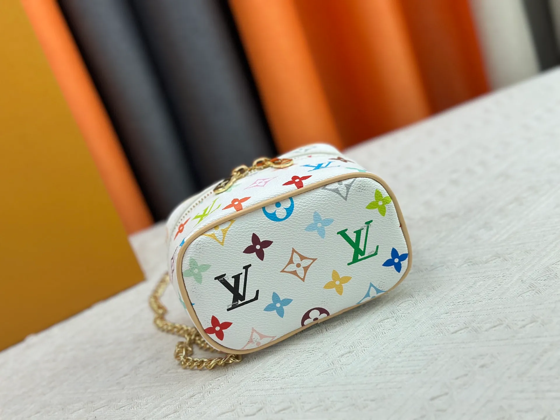 P220 Upgraded original M13747 M44495 M42265 M44936 M42263 lv Murakami Nice mini Nano cosmetic bag with Monogram printing and 33 colorful colors. In 2025, Murakami and LV jointly launched the white tricolor and black tricolor twelve pieces, which are very popular around the world and are loved by celebrities and celebrities. Dimensions: 14 x 10.2 x 8.5 (LxHxW)