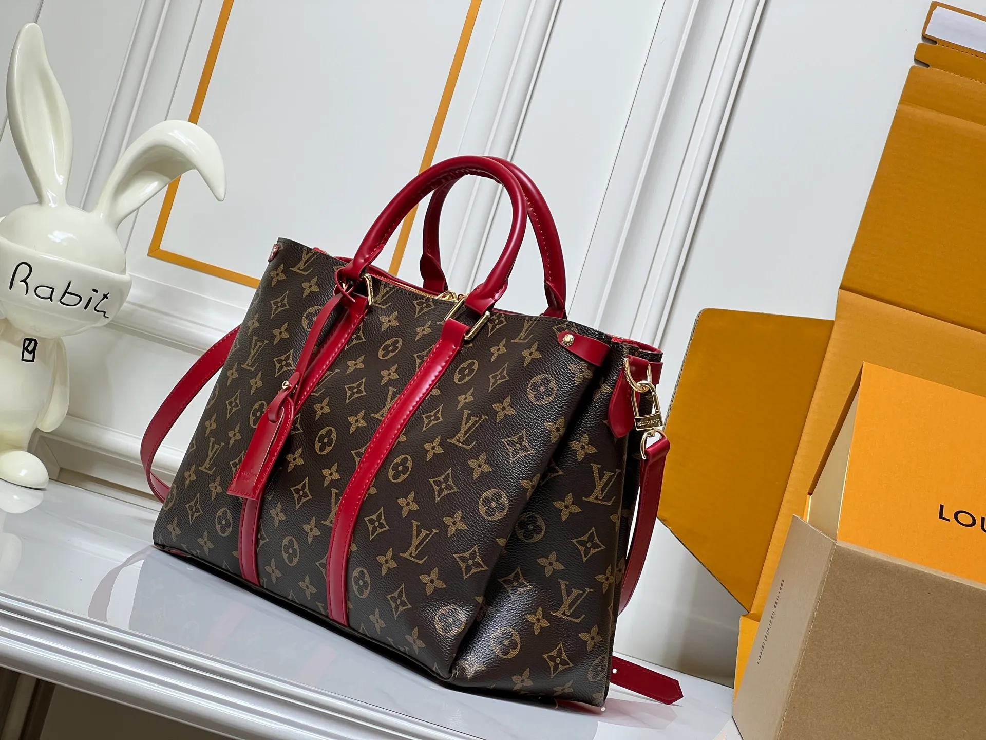 Batch 300💰Large size Upgraded original model Newly arrived OPEN HANDBAG handbag M44816 M44815 M44818 Black Pink Red Presbyopia Open Handbag Made of selected Monogram canvas, embellished with classic details, including side branches and two-sided textured leather trim, gold rivets and nails classic leather luggage tags, top handles and detachable and adjustable length shoulder straps. Large 35x24x15, small 29.0×19.0×10.0cm