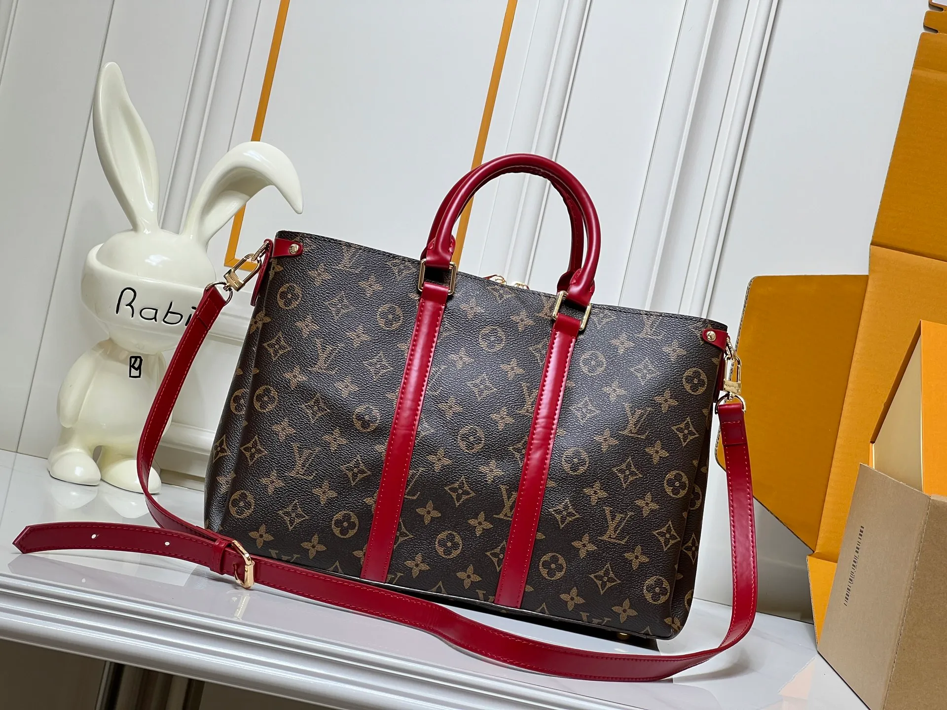 Batch 300💰Large size Upgraded original model Newly arrived OPEN HANDBAG handbag M44816 M44815 M44818 Black Pink Red Presbyopia Open Handbag Made of selected Monogram canvas, embellished with classic details, including side branches and two-sided textured leather trim, gold rivets and nails classic leather luggage tags, top handles and detachable and adjustable length shoulder straps. Large 35x24x15, small 29.0×19.0×10.0cm