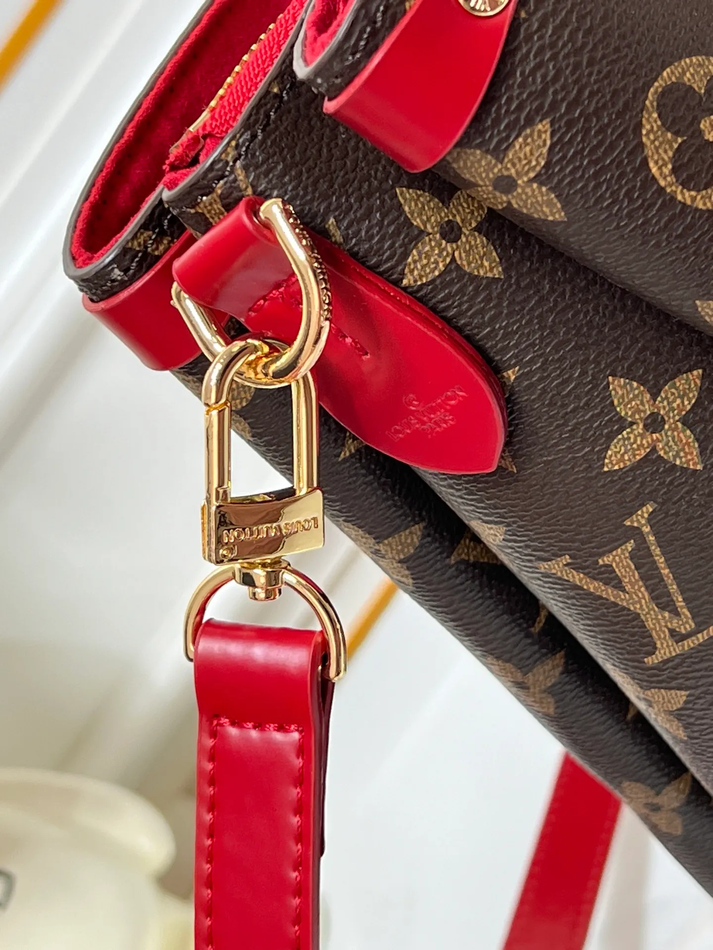 Batch 300💰Large size Upgraded original model Newly arrived OPEN HANDBAG handbag M44816 M44815 M44818 Black Pink Red Presbyopia Open Handbag Made of selected Monogram canvas, embellished with classic details, including side branches and two-sided textured leather trim, gold rivets and nails classic leather luggage tags, top handles and detachable and adjustable length shoulder straps. Large 35x24x15, small 29.0×19.0×10.0cm