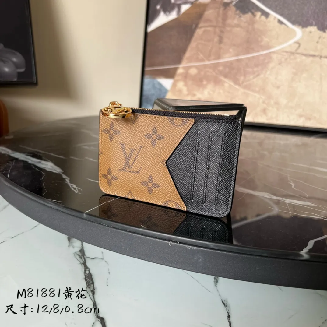 Factory price 240 Top quality original order M81882 yellow flower Romy card holder combines the functional elements of the accordion zipper bag with the simple style of the traditional card holder. Monogram canvas is lined with colorful leather, and the LV Circle metal zipper puller is rich in detail and can accommodate banknotes, coins or receipts. Detailed features 12 x 8 x 0.8 cm (length x height x width)
