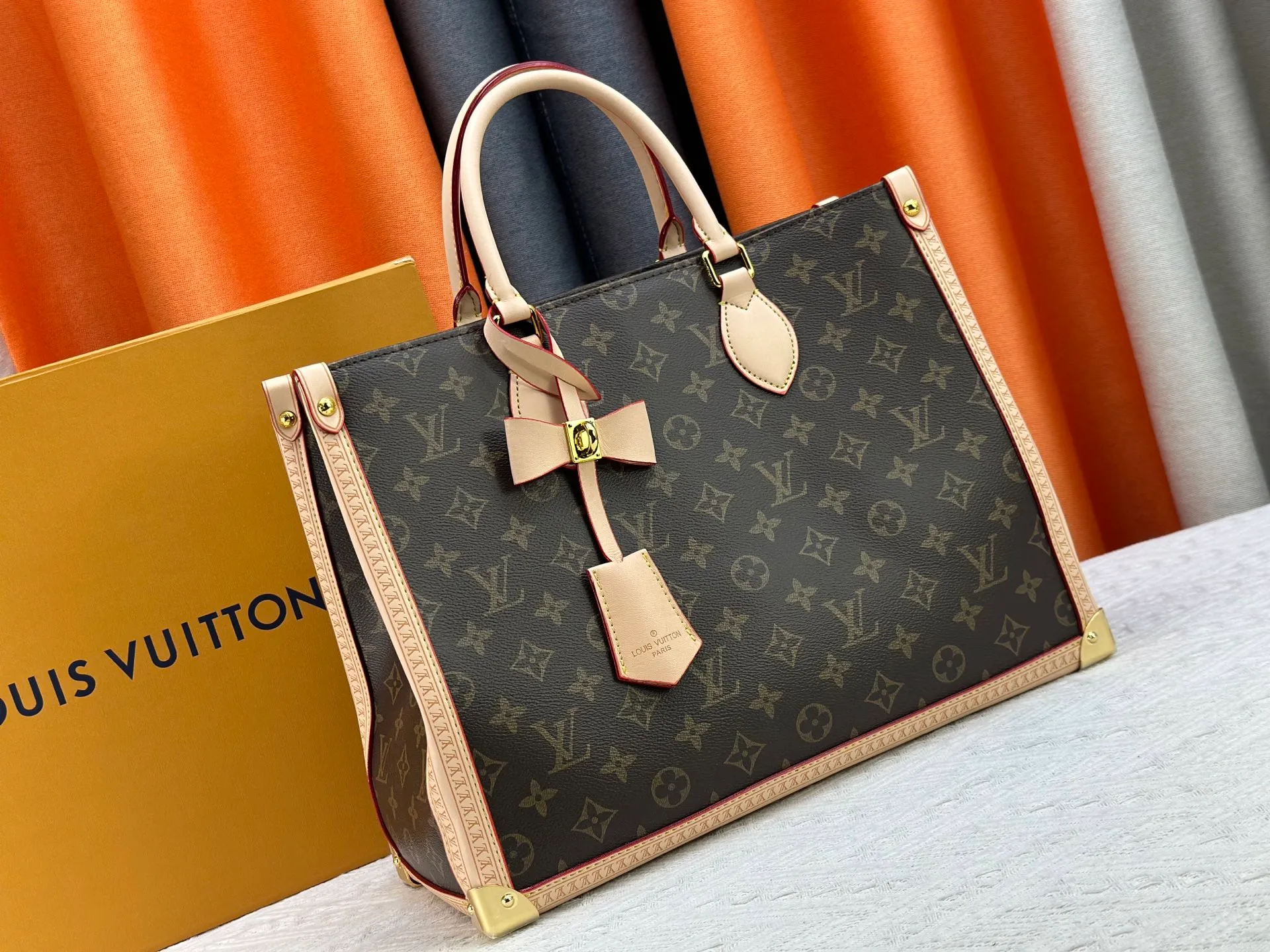 P340 M13079 New white three-color lv Louis Vuitton women's shoulder bag Murakami co-branded tote bag size 34