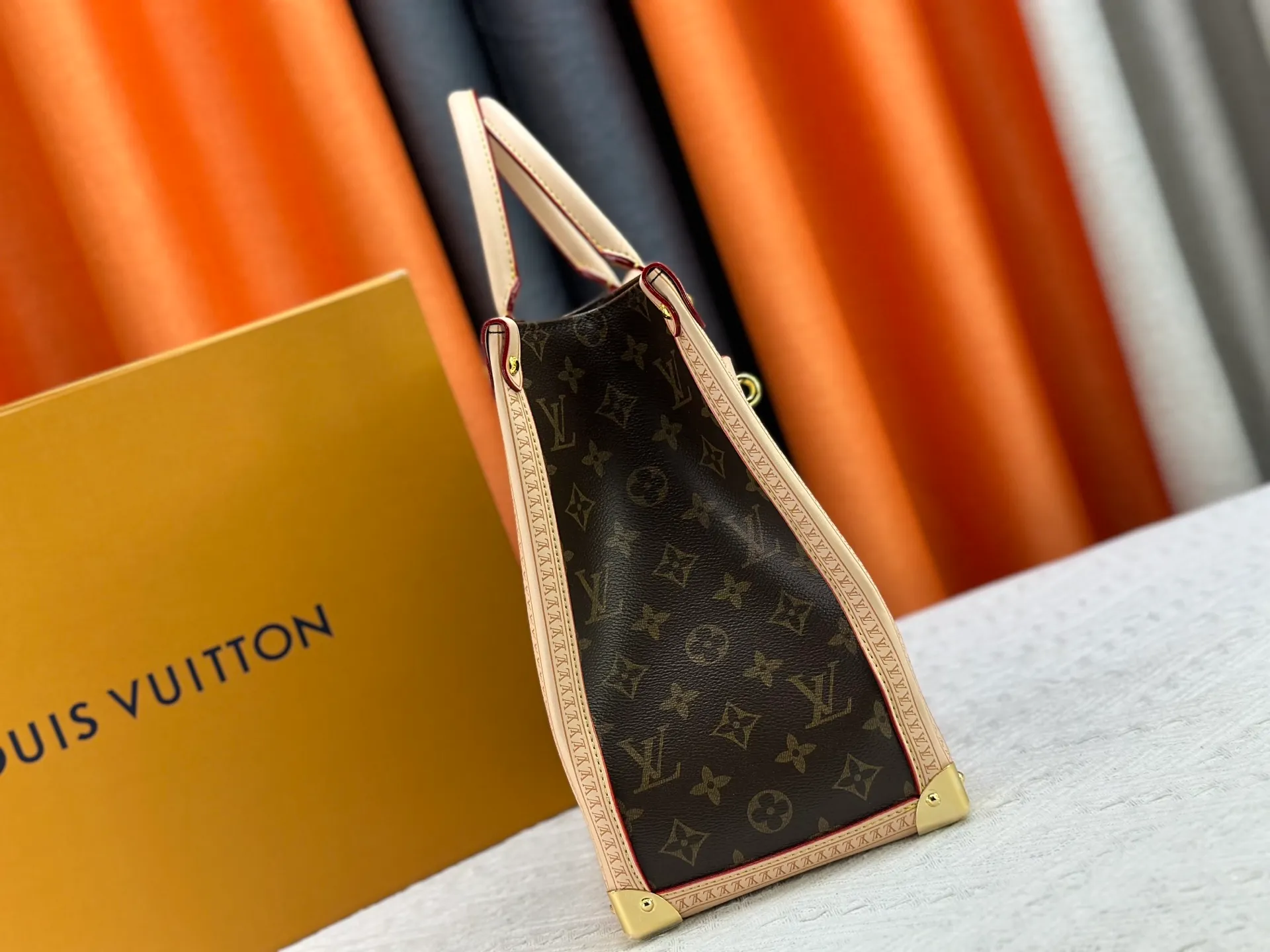 P340 M13079 New white three-color lv Louis Vuitton women's shoulder bag Murakami co-branded tote bag size 34