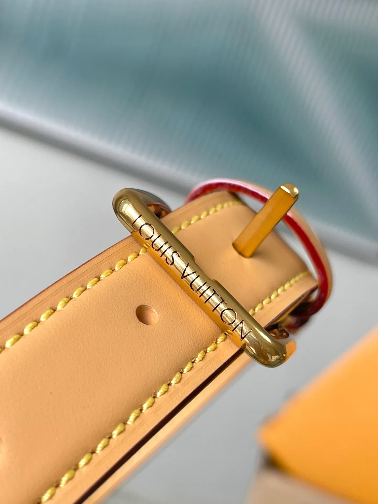💰1640 Top original order M11561 This Speedy P18 Bandouliere 25 handbag combines cow leather body and leather trim, which combines trendy style and functional considerations. The lobster pattern embossed on the handle fastener symbolizes longevity and prosperity in Japanese culture, and together with the removable leather storage inner bag, continues the iconic element of the Speedy P18 series. Dimensions: 25 × 15 × 15 cm