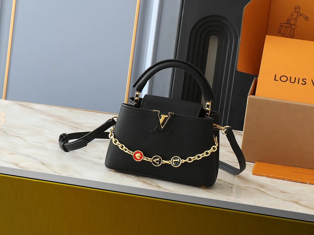 💰380💰Guangzhou goods Upgraded original M00014 M00013 M00015 [New size] This Capucines new size handbag shows soft beauty: Taurillon leather bag body with light-colored flap and top handle, enamel Monogram flower chain can also achieve a shoulder-carrying experience. Wear the slim leather strap to explore more styling possibilities. Dimensions 23.5x 14 x 8 cm (length x height x width)