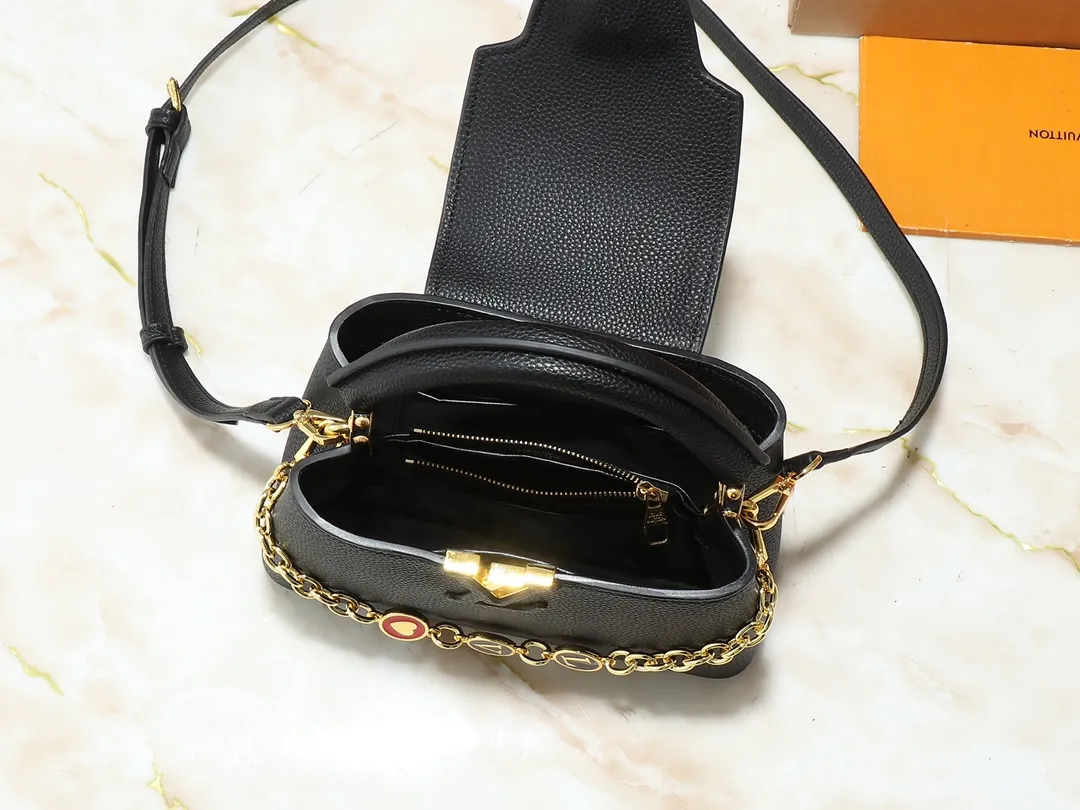 💰380💰Guangzhou goods Upgraded original M00014 M00013 M00015 [New size] This Capucines new size handbag shows soft beauty: Taurillon leather bag body with light-colored flap and top handle, enamel Monogram flower chain can also achieve a shoulder-carrying experience. Wear the slim leather strap to explore more styling possibilities. Dimensions 23.5x 14 x 8 cm (length x height x width)
