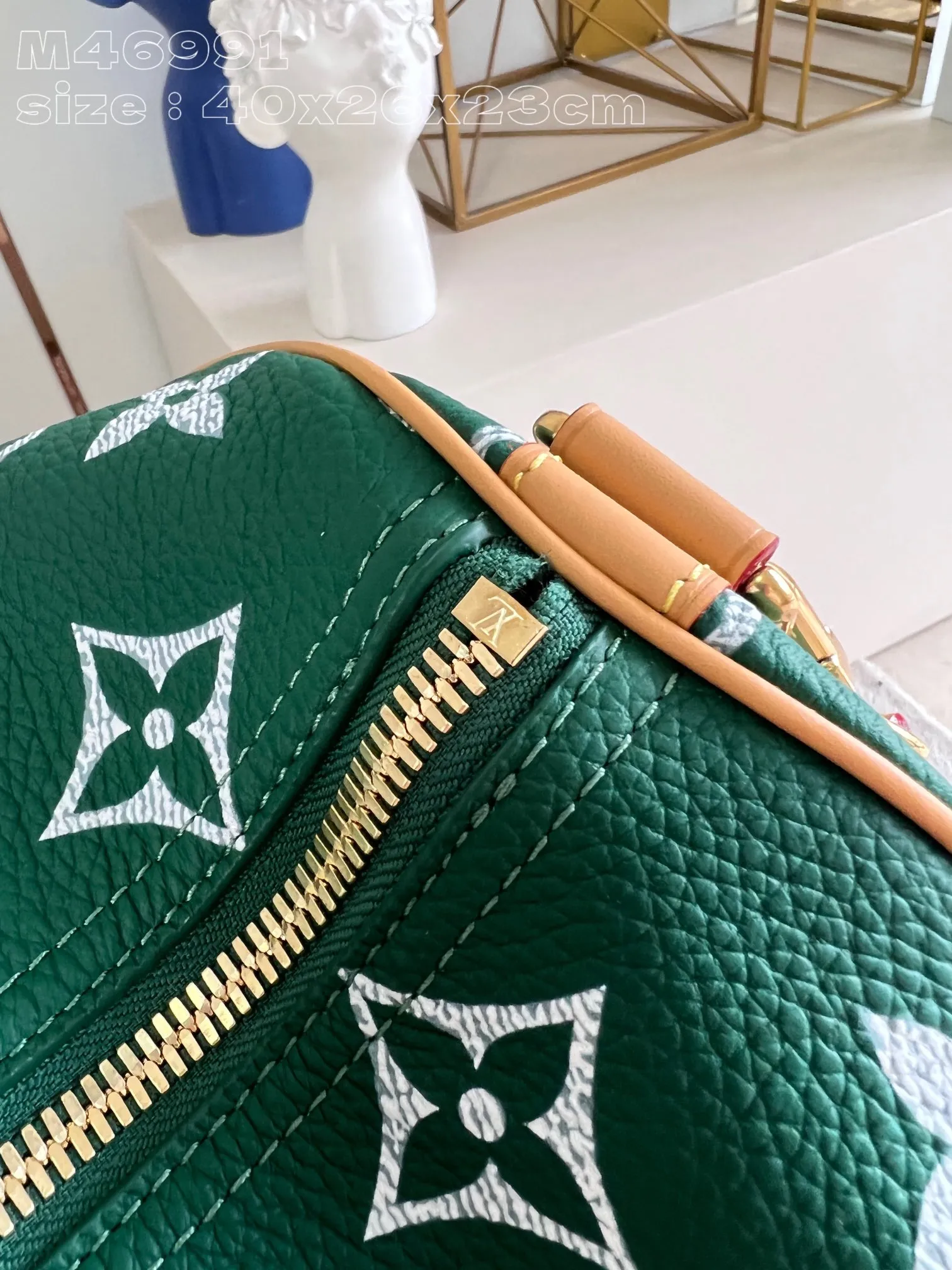 💰2740 Top-quality original individual real shot M46991 Green】This Speedy P18 Bandoulière 50 Monogram Leather handbag is made of soft grained cow leather wrapped with sheep leather lining. The silk-screened Monogram pattern presents the blurred look of canvas printing, expressing the new season's ingenuity of creative director Pharrell Williams. 50x 32 x 29 cm (length x height x width) [Warm reminder: This model is too large and does not fit in the packaging]