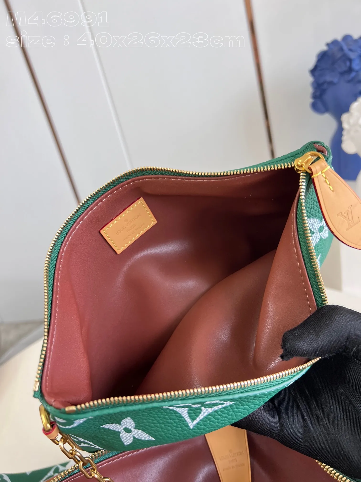 💰2740 Top-quality original individual real shot M46991 Green】This Speedy P18 Bandoulière 50 Monogram Leather handbag is made of soft grained cow leather wrapped with sheep leather lining. The silk-screened Monogram pattern presents the blurred look of canvas printing, expressing the new season's ingenuity of creative director Pharrell Williams. 50x 32 x 29 cm (length x height x width) [Warm reminder: This model is too large and does not fit in the packaging]
