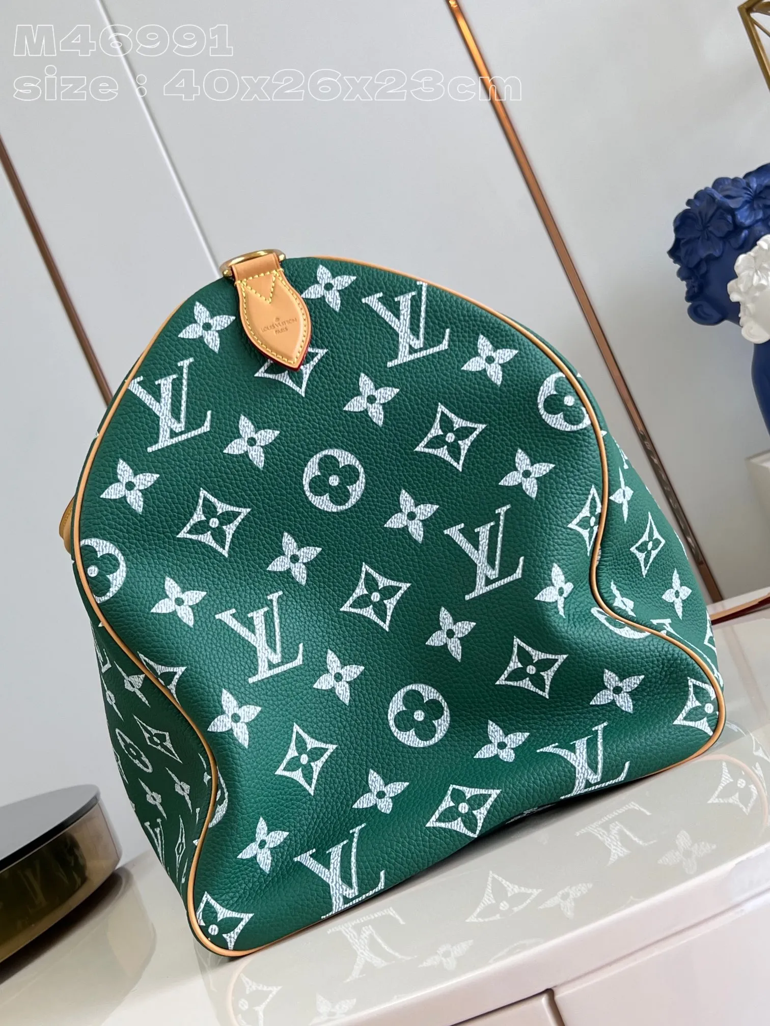 💰2740 Top-quality original individual real shot M46991 Green】This Speedy P18 Bandoulière 50 Monogram Leather handbag is made of soft grained cow leather wrapped with sheep leather lining. The silk-screened Monogram pattern presents the blurred look of canvas printing, expressing the new season's ingenuity of creative director Pharrell Williams. 50x 32 x 29 cm (length x height x width) [Warm reminder: This model is too large and does not fit in the packaging]