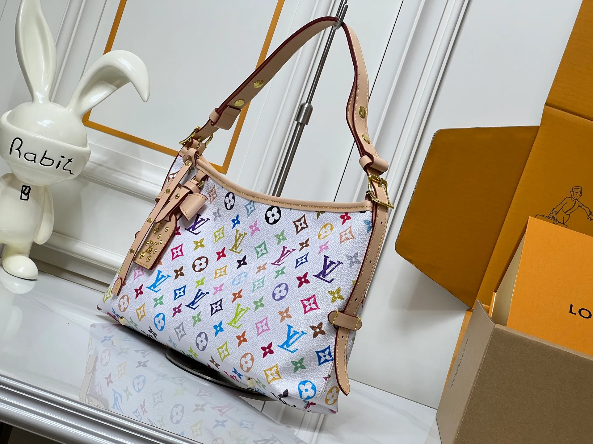 Batch 240💰Upgraded from the original M46203 M27578 CarryAll medium handbag, with Monogram canvas and leather trim to create a body-fitting design. There's a zipped pocket inside the ample space, and a detachable zipped clutch adds a functional element, with a buckle-adjustable handle. Small size: 32x 22x 10 cm,