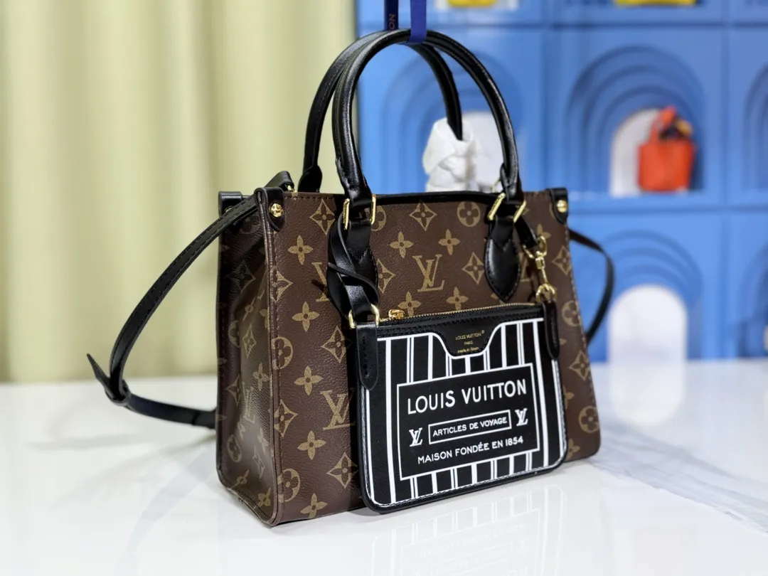 P260💰Upgraded original version 🔥New model🔥M45659 M46373 M44571 This OnTheGo small handbag is made of Monogram and Monogram Reverse canvas, with the Monogram Giant pattern embellished on it. The Toron handle and the jacquard textured shoulder strap decorated with the brand's logo create a visual contrast, and the detachable coin bag is suitable for storing change or small items. It combines fashionable charm with various functions, making it a good daily companion. 25.0 x 19.0 x 11.5 cm (length x height x width)