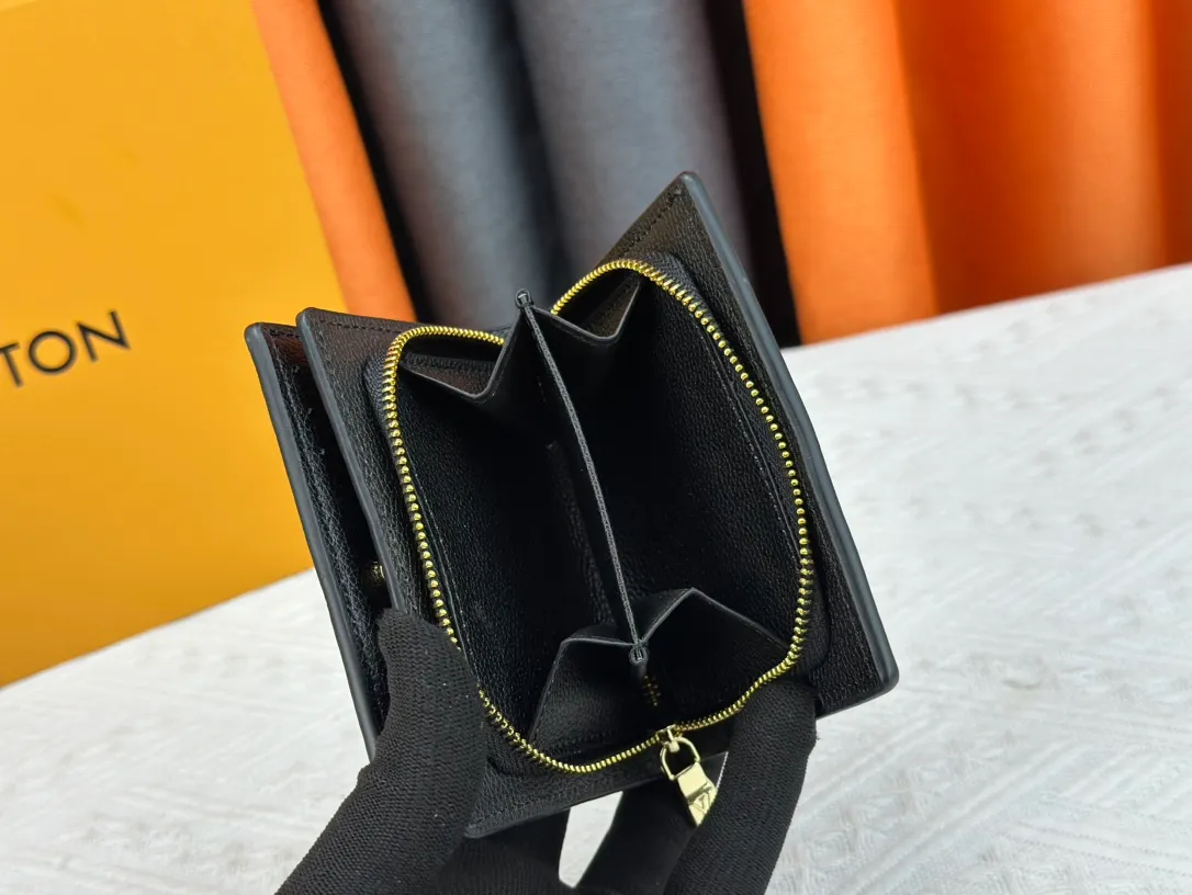 P170LV top replica M80152 This Cléa wallet is made of Monogram Empreinte soft grained cowhide, embellished with Louis Vuitton's iconic Monogram embossed pattern. It has a stylish design, is exquisite and compact but has a spacious capacity. It is equipped with an external patch pocket, zipper coin pocket, banknote compartment and six credit card slots. Dimensions: 12 x 9 x 3.5 cm (length x height x width