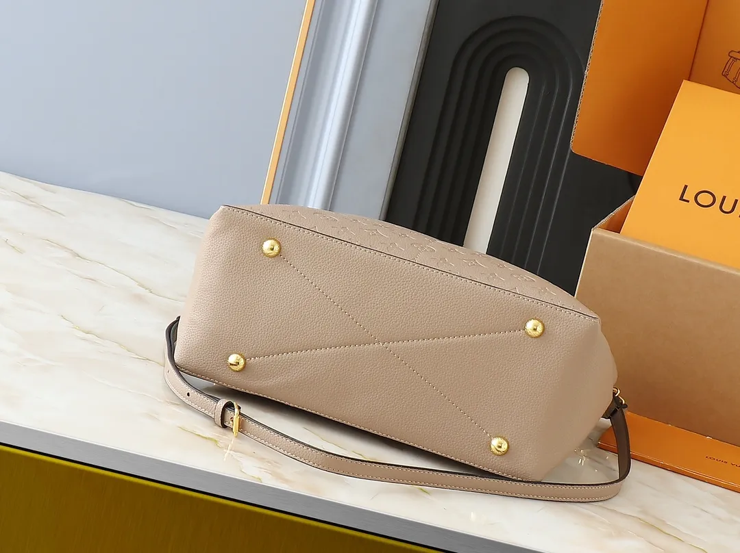 💰240💰Upgraded from the original M45522, 43170. This MONOGRAM canvas material is a new style of Melie handbag, a fashionable must-have item. Veau Cachemire leather material. Full leather embossed woven wrist double bag shopping bag. Lightweight and comfortable to carry. Unique vertical and narrow shape with modern style. Zipper pocket with metal engraved zipper puller for more personality. Size: 33x16x30cm