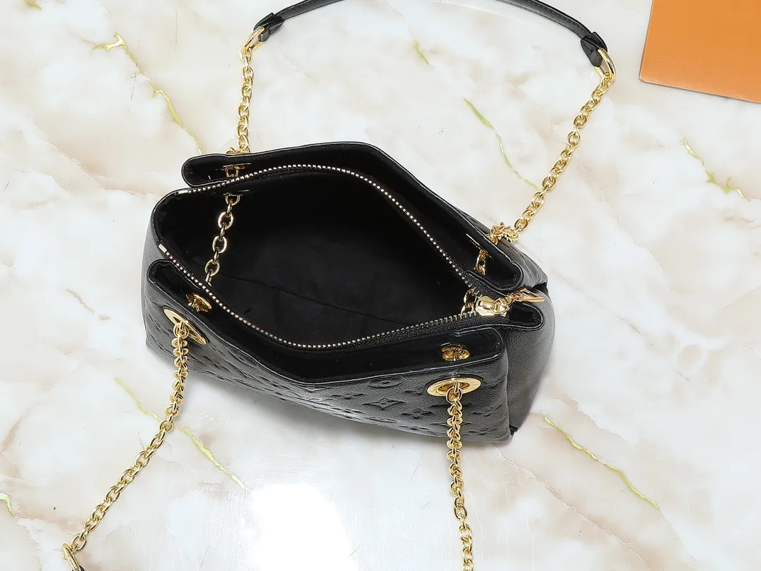 💰260💰Upgraded from the original M43775 M43776 M43777 M43750 This SURENE BB handbag Louis Vuitton's new Surene BB handbag is made of Monogram canvas and grained calfskin, and is equipped with a gold sliding bag chain. Gold metal trim and eye-catching leather trim make it more neat and fashionable. Lightweight, practical, comfortable to carry, easy to match, ideal for fashionable and casual looks. Dimensions: 24.0x 17.0x 11.0 cm