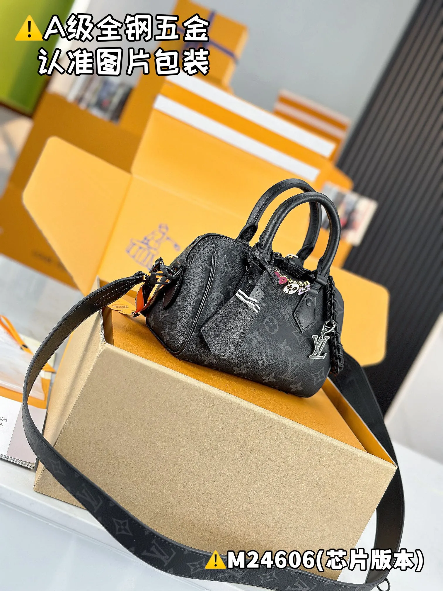💰2240 [Genuine grade] [Super grade MB high elastic fabric] SPEEDY 18 LV&I MONOGRAM ECLIPSE canvas handbag Model: M24606 Material: A+ grade all-steel hardware, imported high elastic fabric Packaging: Full set of special grade duty-free MB packaging Dimensions: 18.5 x 12.5 x 10.5 cm